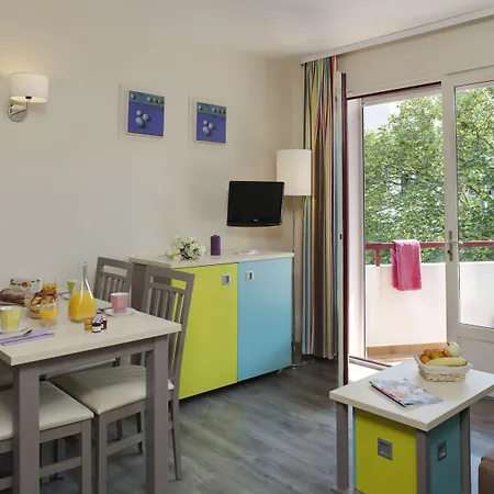 Aparthotel Pierre & Eguzki 3*