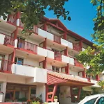 Pierre & Eguzki Lejlighedshotel 3*