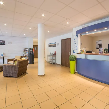 Pierre & Eguzki Aparthotel 3*