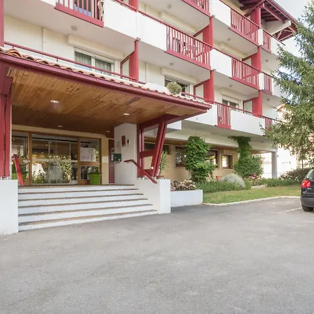 Aparthotel Pierre & Eguzki 3*