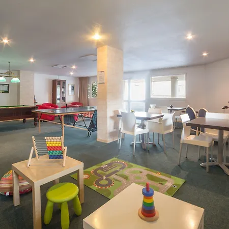 Aparthotel Pierre & Eguzki 3*