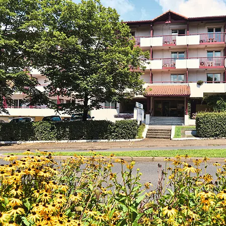Pierre & Eguzki Aparthotel
