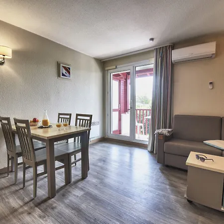 Pierre & Eguzki Aparthotel 3*